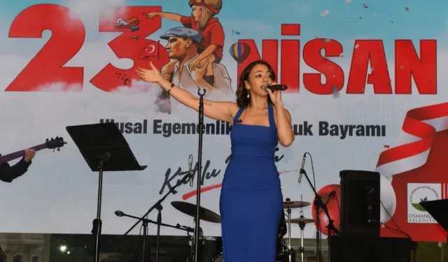 Bursa Osmangazi'de özel gün Ecem Boyacı konseriyle taçlandı