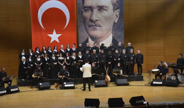 Bursa'da Türk Halk Müziği konseri