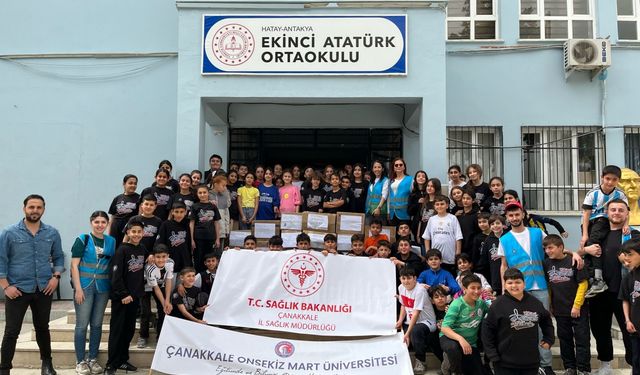 Çanakkale'de toplanan 10 bin kitap Hatay'a ulaştırıldı