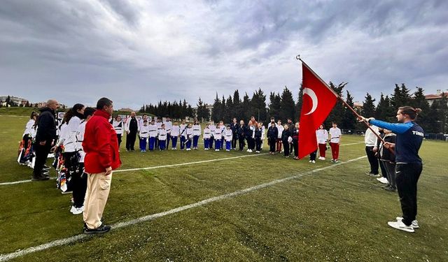 Gelibolu'da okçuluk şampiyonası yapıldı