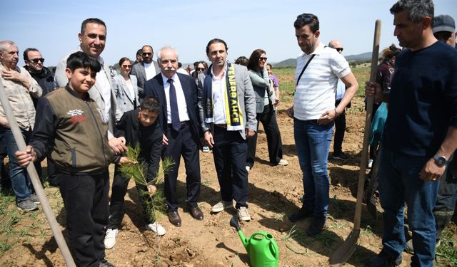 Keşan'da yüzlerce fidan toprakla buluşturuldu