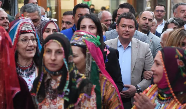 Kına gecesi geleneği Osmangazi’de yaşatıldı