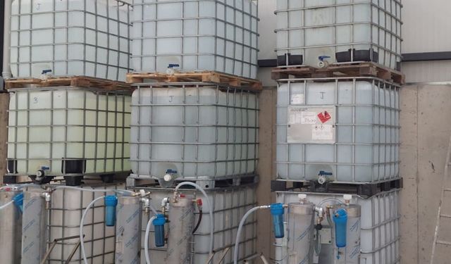 Kocaeli'de 12 ton etil alkol ele geçirildi, 9 zanlı gözaltına alındı