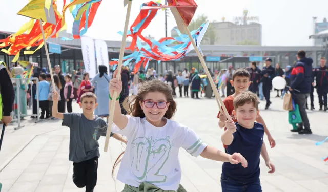 Kocaeli'de Milli İrade Meydanı her gün dolup taştı