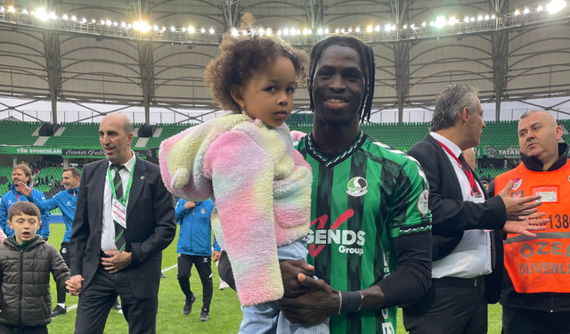 Mendy Mamadou'dan kızıyla galibiyet kutlaması