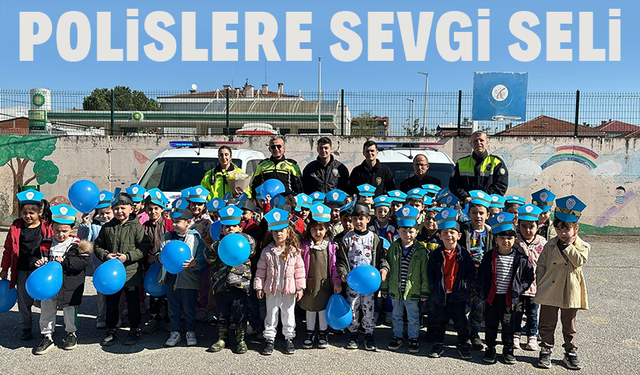 Miniklerden polislere sevgi seli