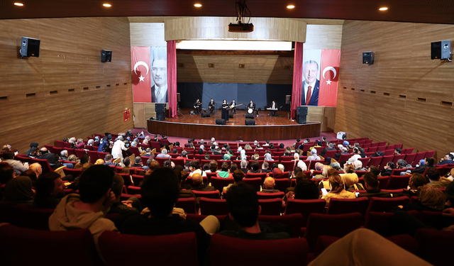 Neşet Ertaş, Serdivan’da Türkülerle Anıldı