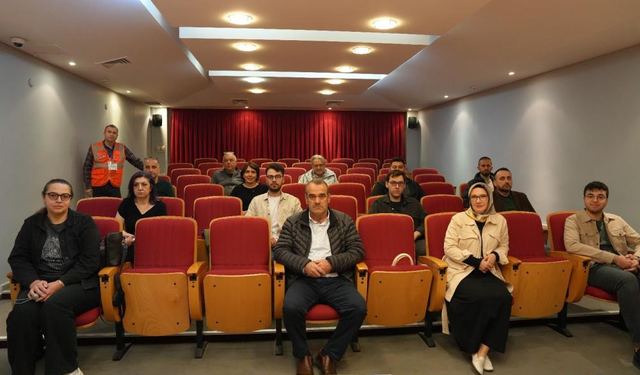 Sınavı geçen belgesini aldı
