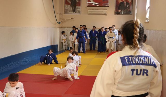 Tekirdağ'da kadın judo antrenörü şampiyon sporcular yetiştirmek istiyor