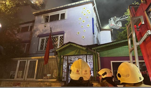 Sarıyer'de anaokulunda başlayıp binaya sıçrayan yangın söndürüldü