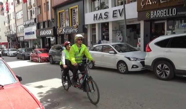 Tandem bisikletle farkındalık oluşturmak istediler