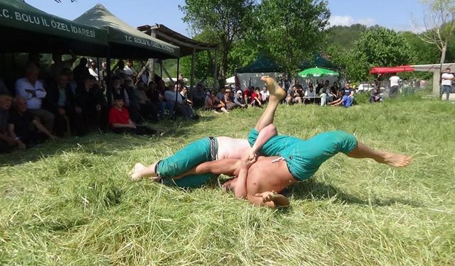 Mudurnu’da Geleneksel Hacet Bayramı ve Karakucak Güreşleri Renkli Görüntülere Sahne Oldu
