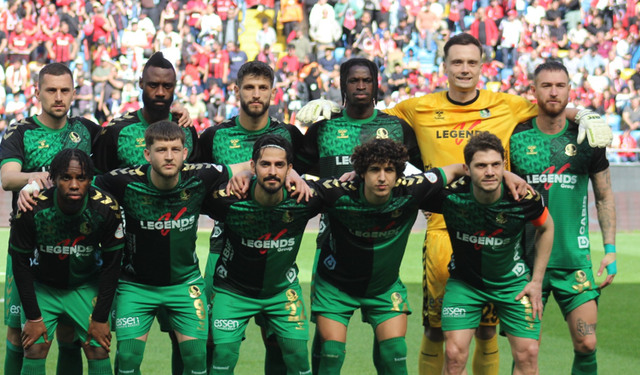 Sakaryaspor’da Futbolcuların Gözü Yeni Yönetimde