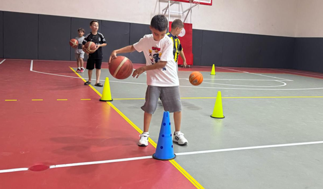 Akyazı’da Spor Rüzgarı Esiyor: Gençlerden Tesislere Yoğun İlgi
