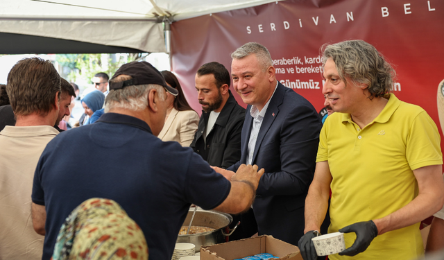 Serdivan’da Aşure Günü Coşkusu: Bereket ve Kardeşlik Paylaşıldı