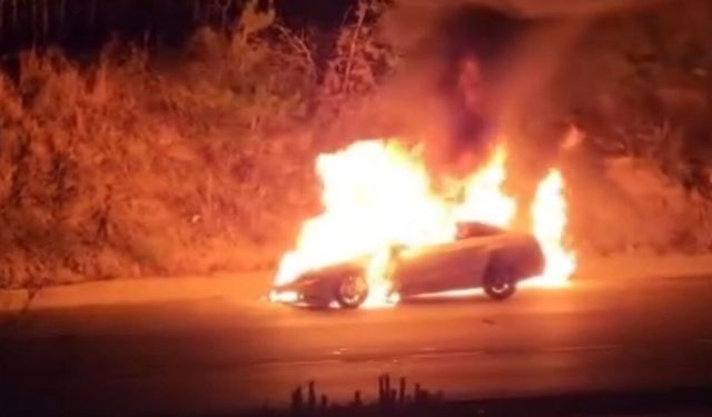 Tekirdağ'da seyir halindeki otomobil yandı