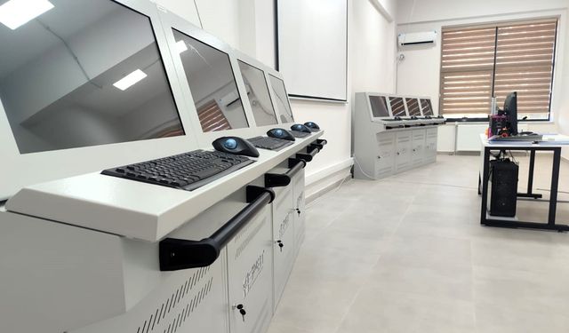SUBÜ Denizcilik MYO bir simülatöre daha kavuştu