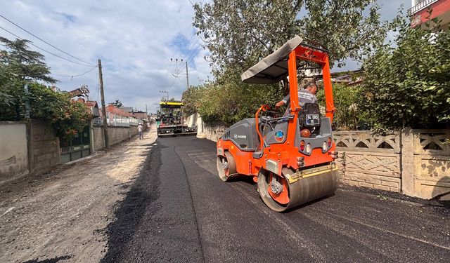 Serdivan’da Sokaklar Yenileniyor: Esentepe Mahallesi Akgün Sokak Asfaltlandı