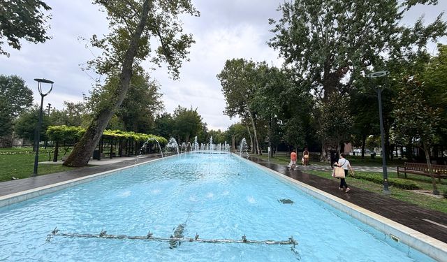 Sakarya Millet Bahçesi’ne Yağmura Rağmen Yoğun İlgi