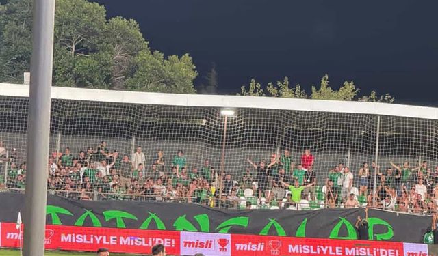 Sakaryaspor Taraftarları Bodrum’da Takımlarını Yalnız Bırakmadı