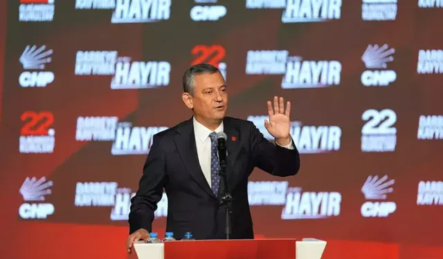 CHP 22. Olağanüstü Kurultayı toplandı: Özgür Özel yeniden genel başkan seçildi