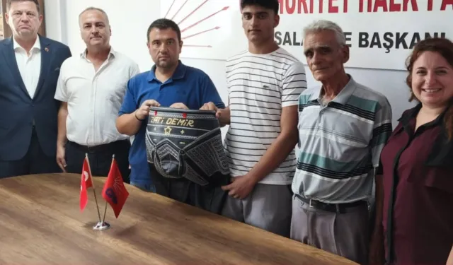 CHP İpsala İlçe Başkanlığı’ndan Genç Pehlivan Zati Demir’e Destek