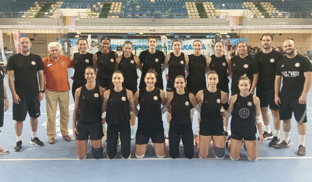 Voleybol Hazırlık Maçında Vakıfbank’ı 3-0 Yendi
