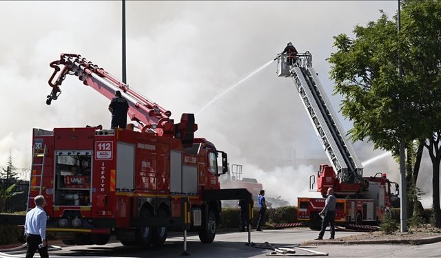 Ankara'da depolama tesisinin çöplüğünde yangın