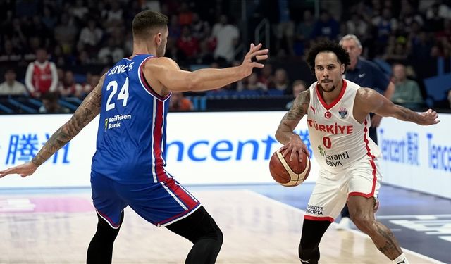 Türkiye, EuroBasket 2025’te Sırbistan’ı Mağlup Ederek Grubu Lider Tamamladı