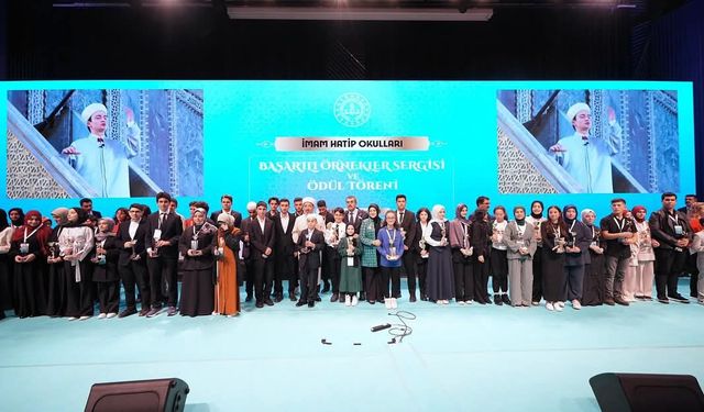 İmam Hatip Okulları Başarılı Örnekler Sergisi ve Ödül Töreni Büyük Çamlıca Camii’nde Gerçekleştirildi