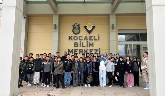 İmam Hatipli Gençler Kocaeli Kitap Fuarı’nda kültür ve bilimle buluştu