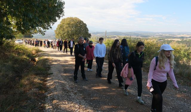 Sakarya’da Sonbahar Doğa Yürüyüşleri Renkli Başladı