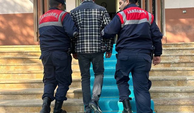 3 Farklı Suçtan Aranan Şahıs Jandarmadan Kaçamadı