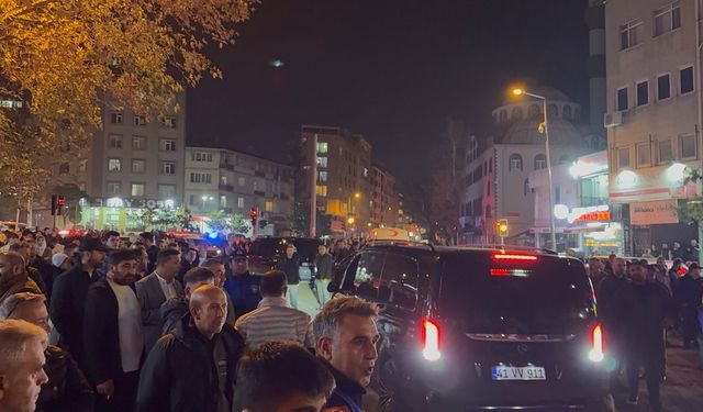 Gebze'de bir bina tahliye ediliyor