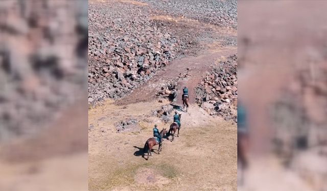 Atlı Jandarma Timleri Tendürek Dağı Eteklerinde Devriye Görevinde