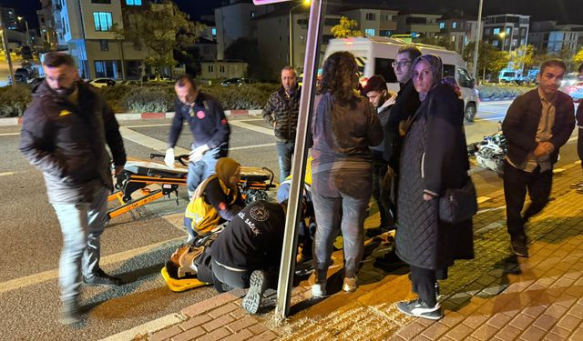 Bilecik’te Motosiklet Yayaya Çarptı: 2 Yaralı