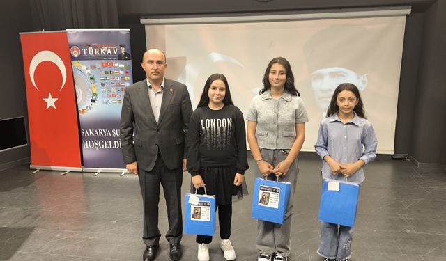 Usta, TÜRKAV Ödül Töreninde Öğrencilerle Buluştu