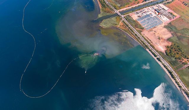 İzmit Körfezi’nde Dip Çamuru Temizliğiyle Ekosistem Canlanıyor