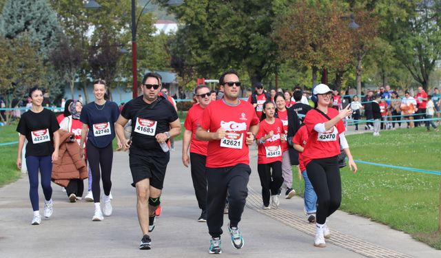 Kocaeli'de 12. Uluslararası Cumhuriyet Koşusu düzenlendi