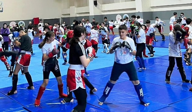 Akyazı’da minik ve yıldız sporcular ortak antrenmanda buluştu