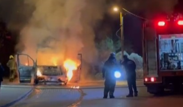 Bursa Nilüfer’de Minibüs Seyir Halindeyken Alev Aldı