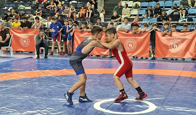 Serdivan’da Güreşin İki Değerine Vefa Turnuvası