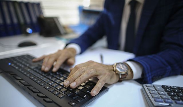 Ticaret Bakanlığı 15 müfettiş yardımcısı, TÜİK 10 sözleşmeli bilişim personeli alacak