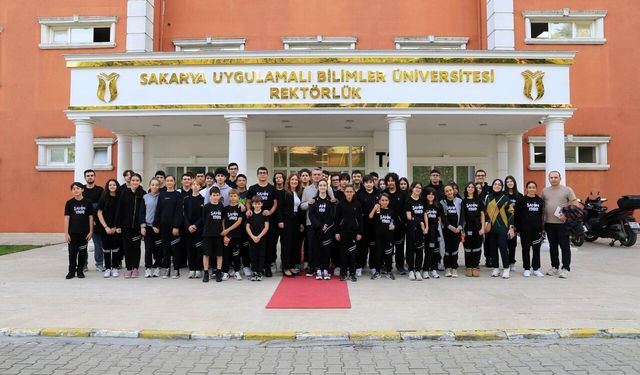 Şahin Okulları Öğrencileri SUBÜ’yü Ziyaret Etti: TÜBİTAK, Erasmus+ ve Teknoloji Çalışmaları Tanıtıldı