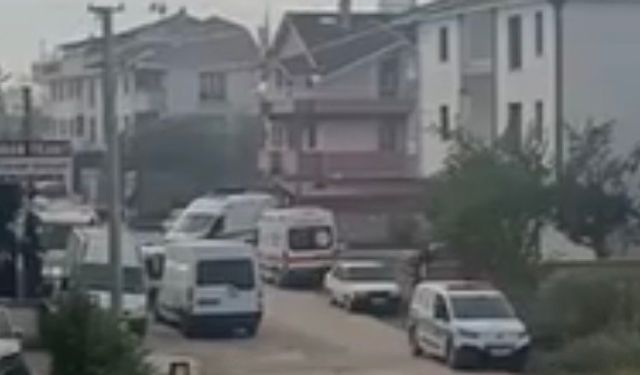 Düzce'de Unutulan Çaydanlık Yangına Sebep Oldu, 2 Kişi Dumandan Etkilendi