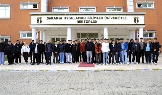 Bartınlı öğrenciler SUBÜ’yü ziyaret etti