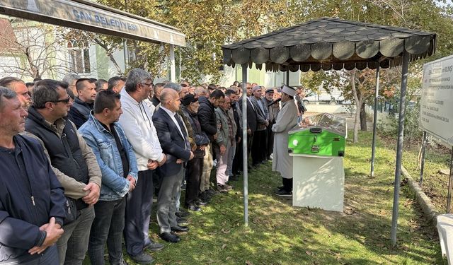 Çanakkale'de kömür işletmesindeki kazada ölen işçi toprağa verildi