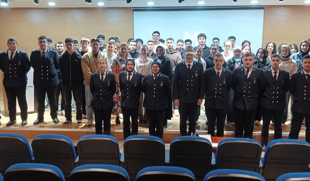 SUBÜ’de ‘Geleceğin Ailelerini Yetiştirmek’ Seminer Serisi Öğrencilerle Buluştu