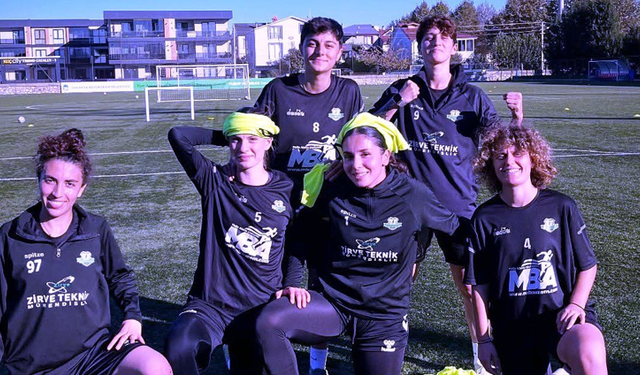 Kadınlar morali maçta arayacak