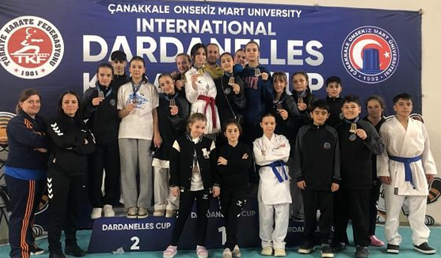 Serdivan Belediyesi Karate Takımı Çanakkale’de madalyaları topladı